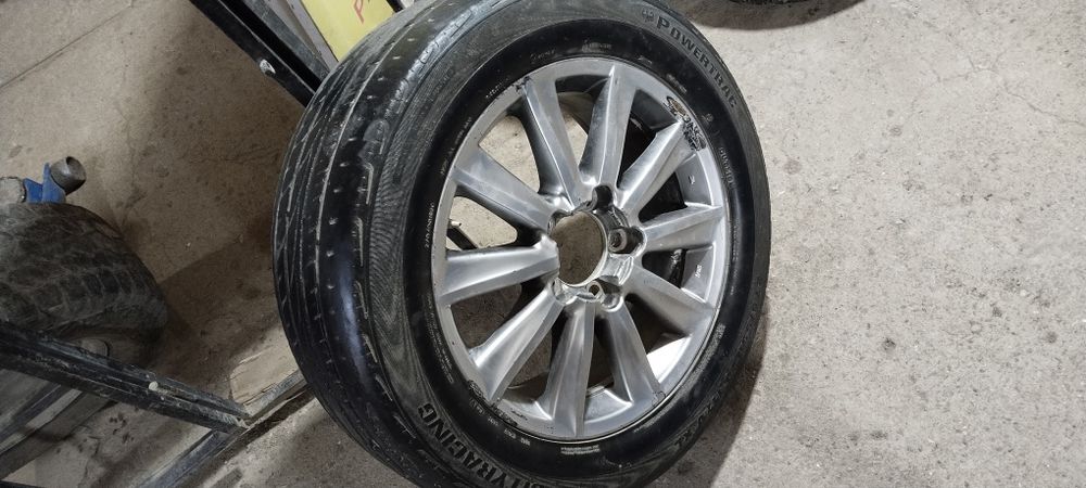 Колесо в сборе на Lexus