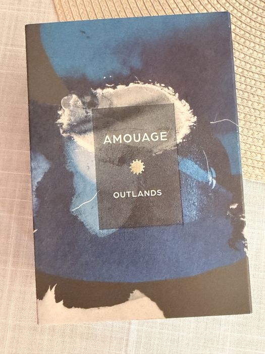 Se vand 2 parfumuri amouage