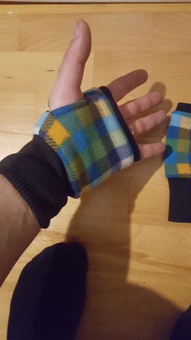 Manusi fara degete polar cu blanita in interior dama marime M foarte c