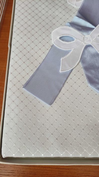 Луксозни немски покривки за кръгла маса с бродерия