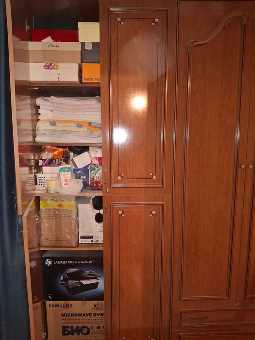 продам шкаф   размер 1,8*2,4