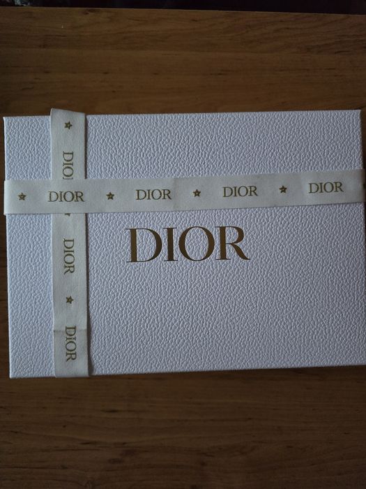 Кутия Dior с панделка
