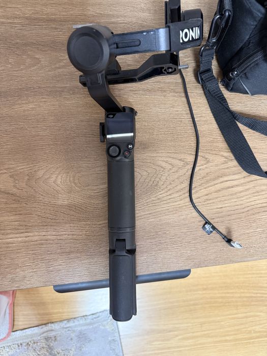 Продам стабилизатор dji RS3 mini