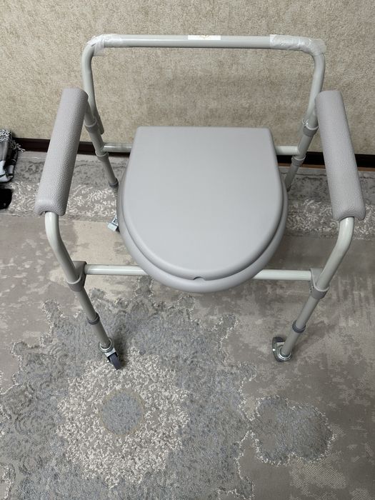 Стул-туалет для инвалидов новый