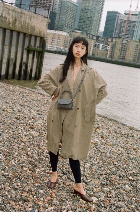 Дамска чанта BY FAR GREY croc mini top handle bag