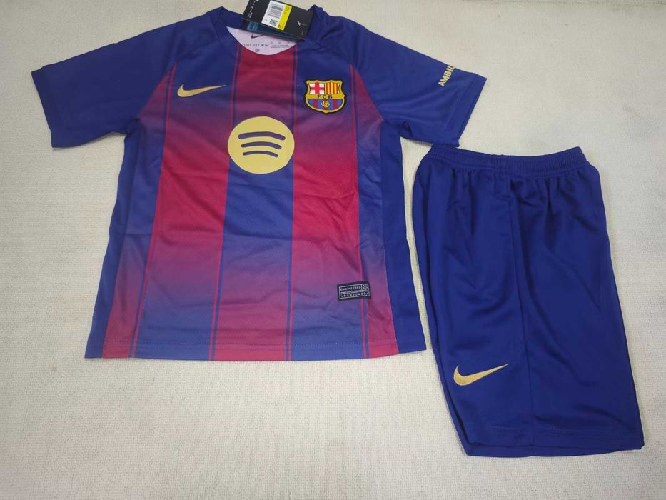 Детски футболни екипи Nike Adidas 2025/2026