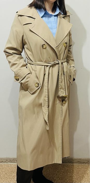 Плащ тренч бежевый