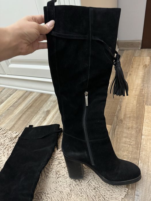 Продаю замшевые сапоги в хорошем состоянии