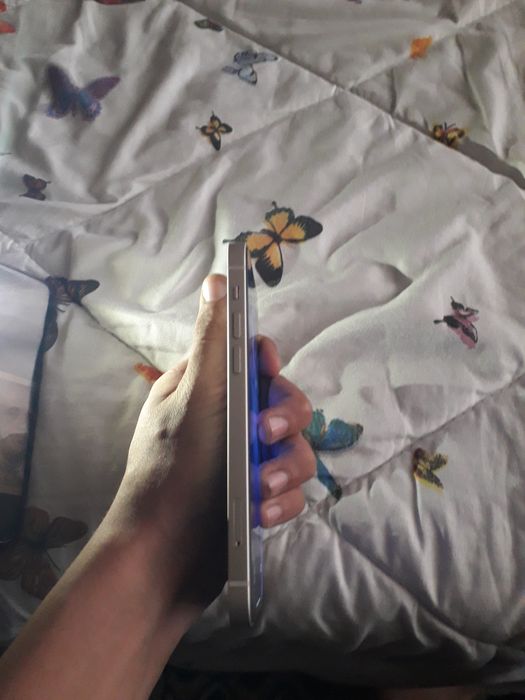 Iphone 12 ragi oq hotirasi 64gb