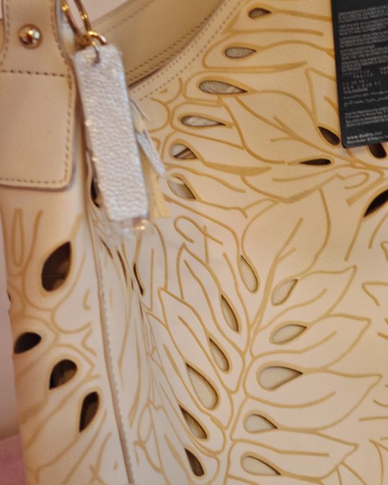 Дамска чанта, цвят екрю