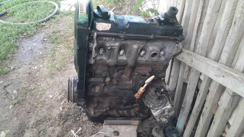 Двигатель 2 обём