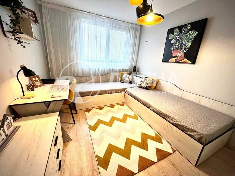 Продава се Тристаен апартамент в Пловдив, Кючук Париж - 95 кв.м за 2053 €/кв.м - Снимка #6
