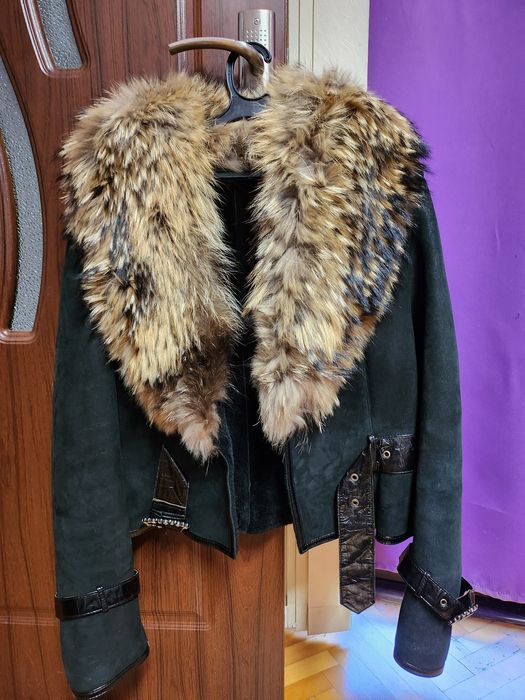 Палтенце от естествена кожа и яка от естествен косъм