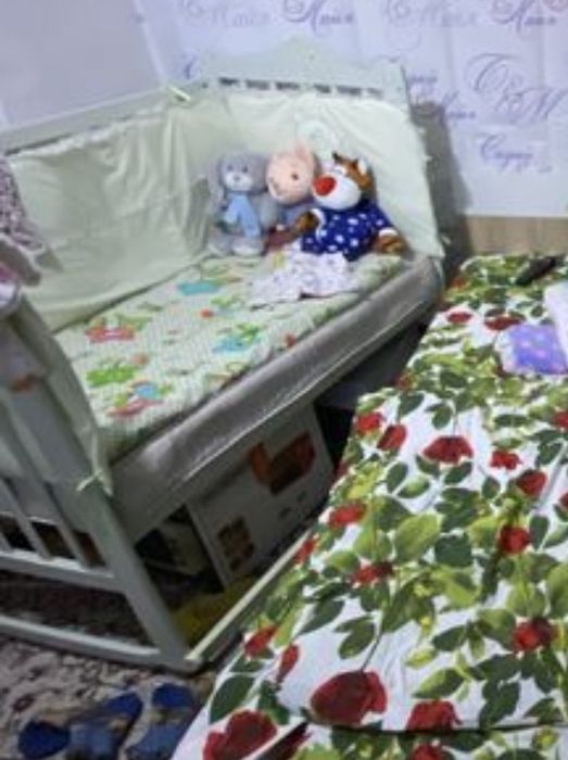 Кроватка с матрасом