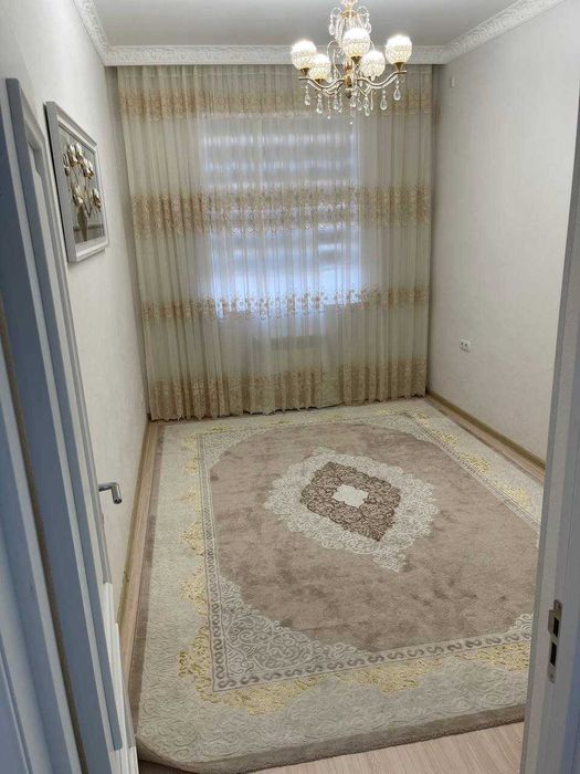 Срочно!!!Сдается 2 комн шикарная квартира!Рядом с Метро Новза!