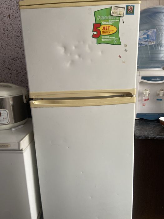 Холодильник и микровольная печь