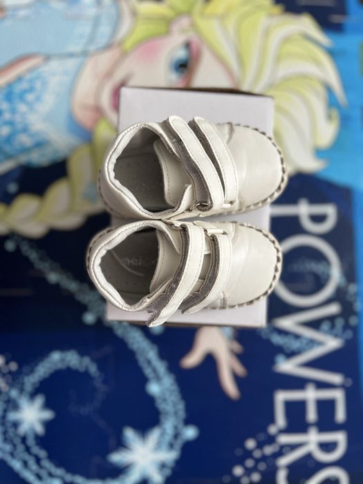 Обувки за момиче 20 номер