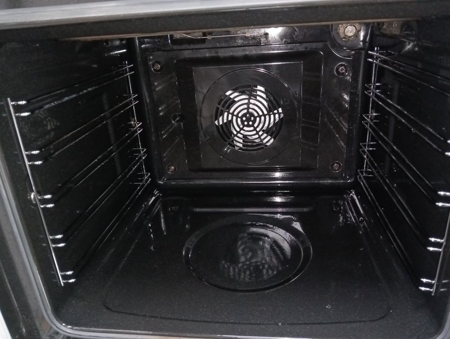 Като нова свободно стояща печка с керамичен плот Voss 2години гаранция