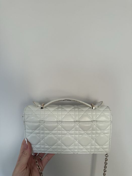 Dior бяла чанта