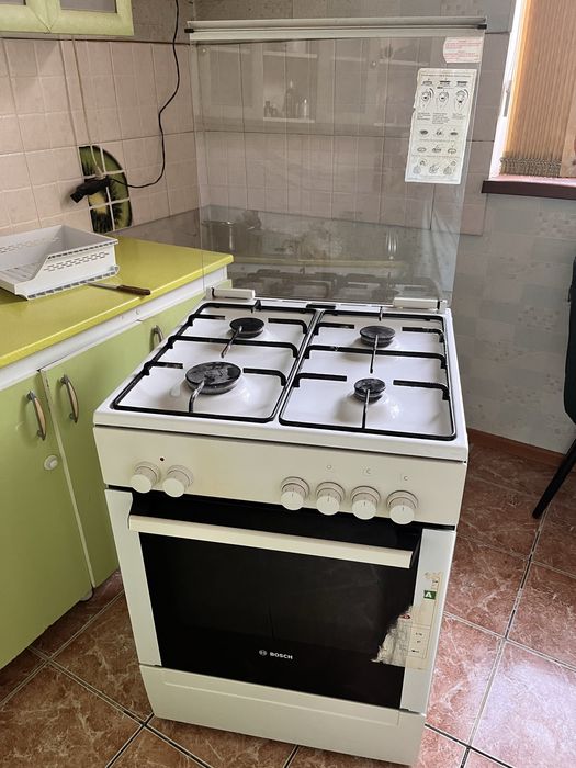 Газовая плита с духовкой