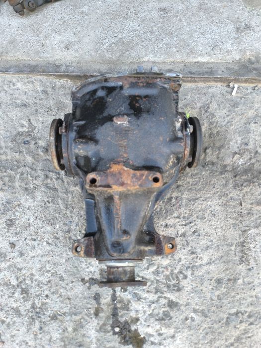 БМВ е34 блок редуктор 2.65 в отличном состоянии