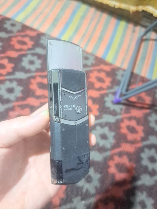 Retro Vertu slayd sotiladi