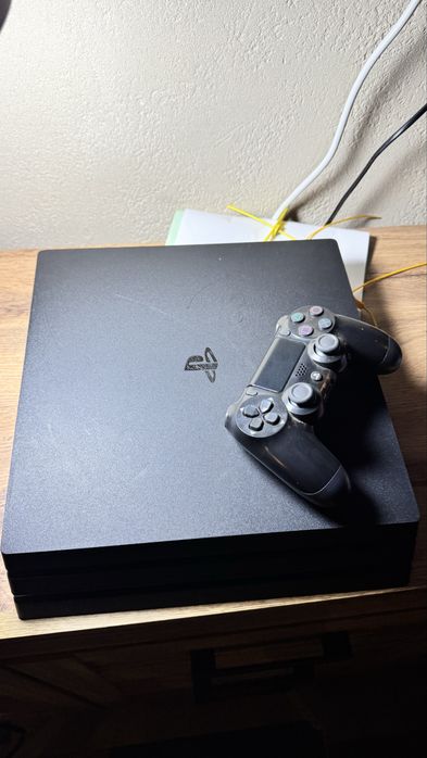 Продаю Ps4 pro 1 tb