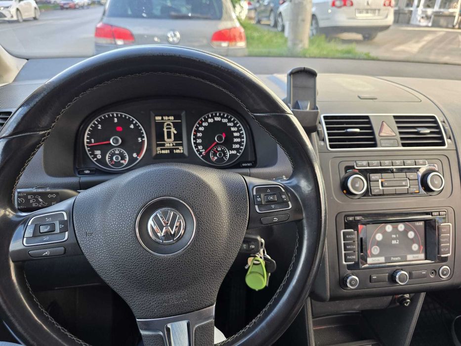 VOLKSWAGEN Touran 2013 — imagine 5