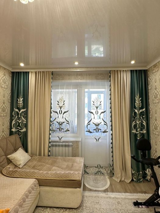 Продам комплект штор и тюль