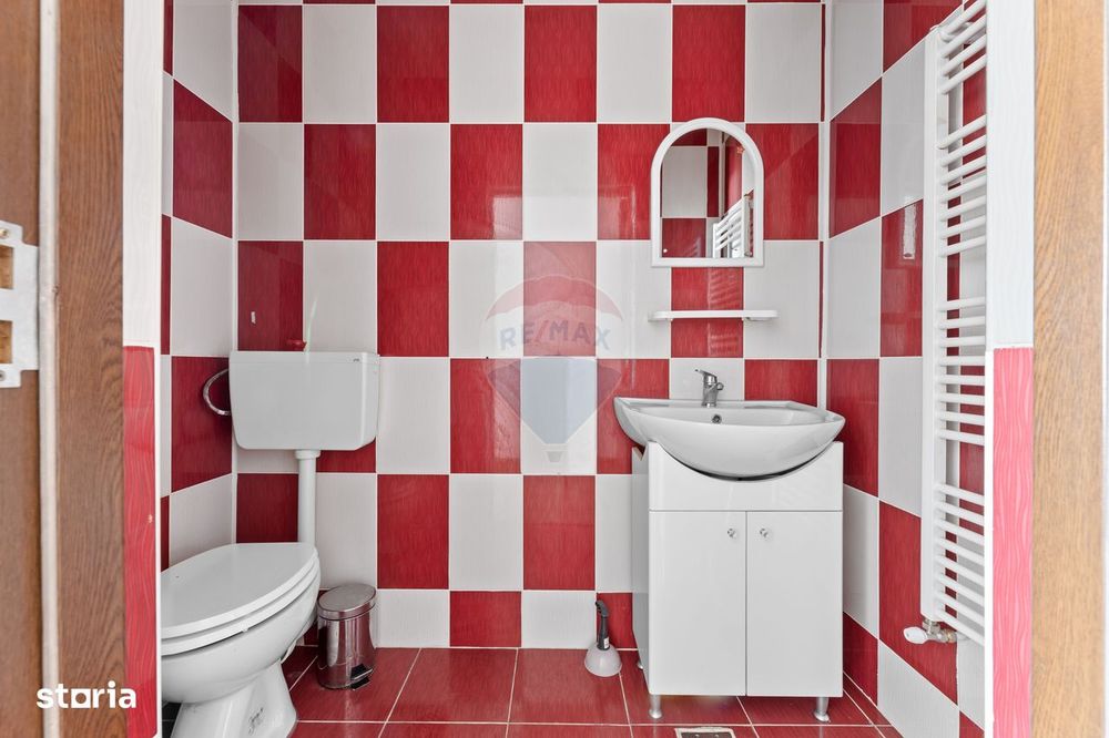 Apartament cu 3 camere de închiriat în zona Romanilor