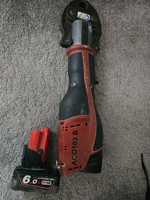 Vând presă țevi..