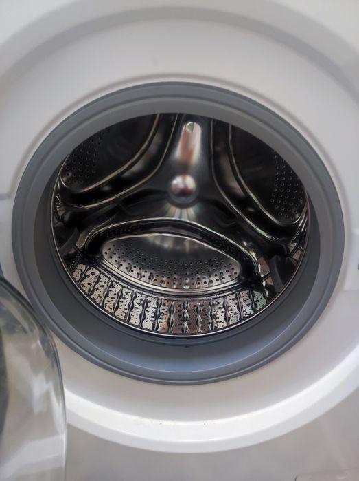 Продается Стиральная машина Artel.