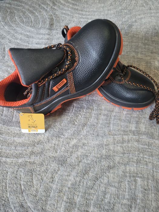 Работни обувки нови