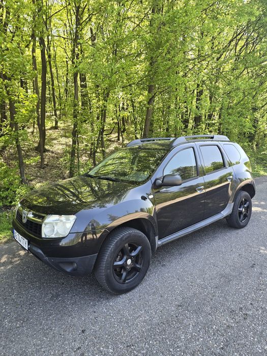 Vând Dacia duster