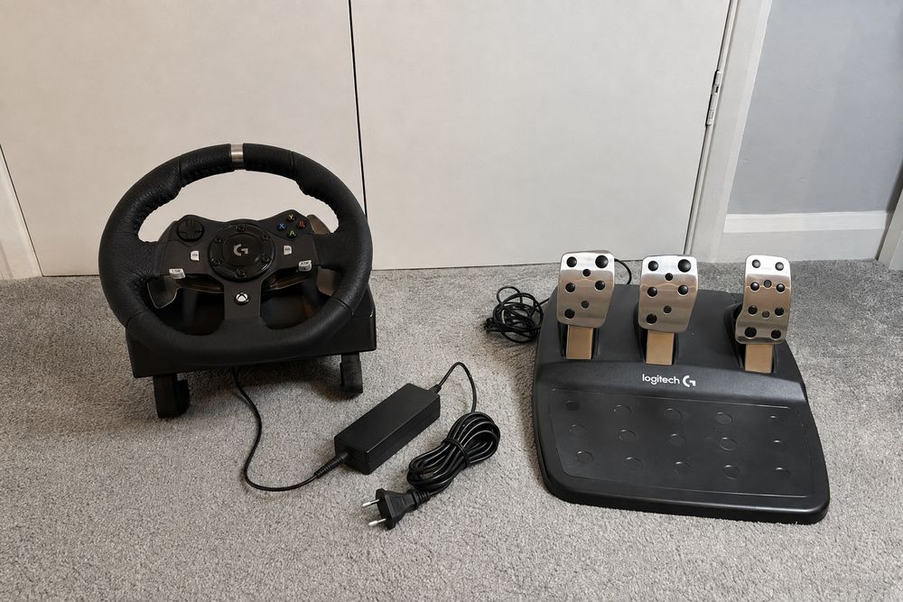 Logitech G920 – волан с педали, като нови