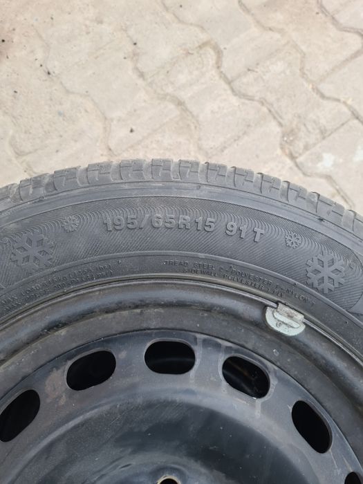 Продам шины зимние с дисками