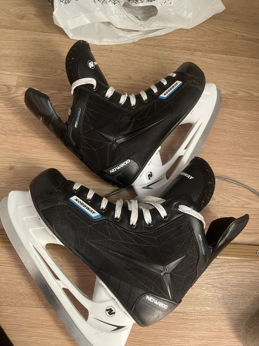 Коньки в отличном состояний