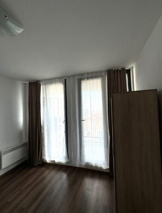 Дава се под наем Тристаен апартамент в Варна, Център - 107 кв.м за 1250 € - Снимка #4