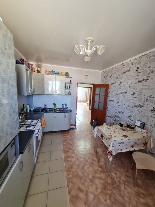 Продам 2-х ком. В 10 мкр. 28 дом