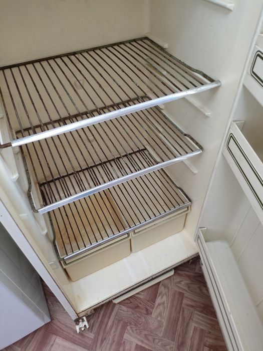 Холодильник Бирюса