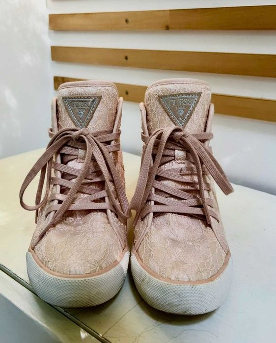 GUESS Дантелени Кецове