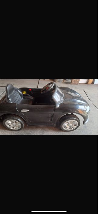 Продаю детскую  машину