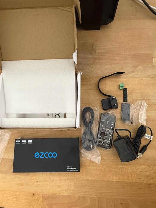 HDMI Splitter EZCOO 4x2 (4 intrări / 2 ieșiri) - 4K 60Hz HDR