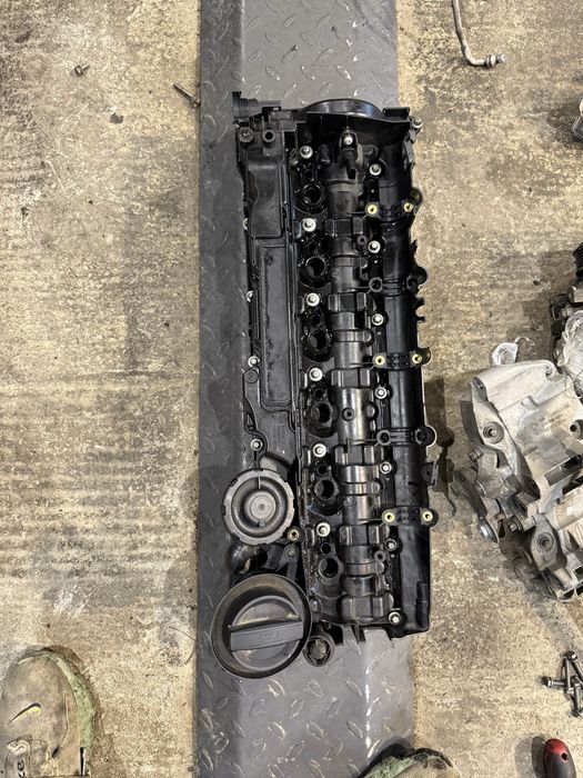 Капак клапани бмв м50д bmw m50d капак глава 381 комя м50д дизел