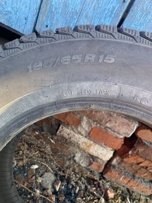 Продам резину б/у зима 195/65/15