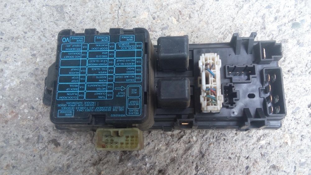 Мицубиши Паджеро/ Padjero 2 компютър/ модул/ табло бушони/ релета