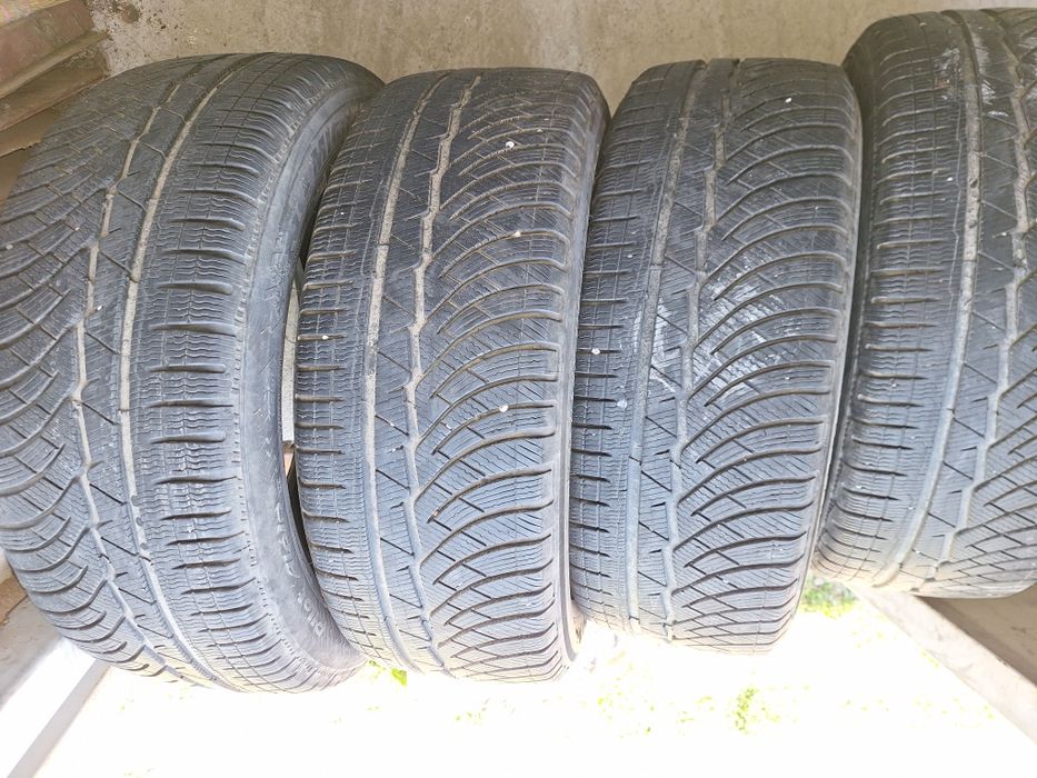 4 броя зимни гуми Michelin 235/55 R 18