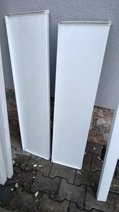 Vând 3 geamuri  .Salogatele și pervazele le dau cadou
