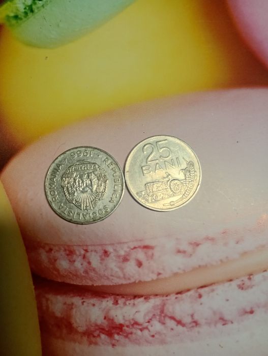 Vând monede vechi din 66