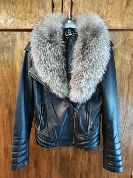 Яке от естествена агнешка кожа с яка от естествен косъм